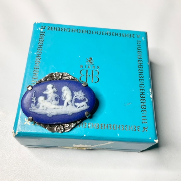 Vintage Birks Sterling Wedgwood Brooch w/Box - Picture 2 of 9